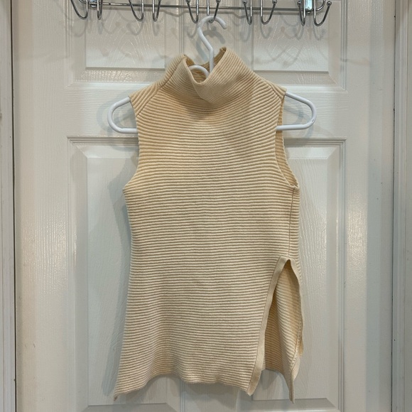 Aritzia Ribbed Tank - Picture 4 of 7